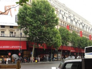 les grands magasins des galeries lafayettes Haussmann quartier opéra