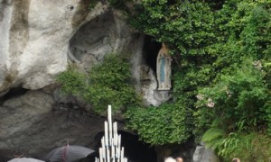 la grotte fête ses 150 ans après l\'apparition de Marie à Bernadette